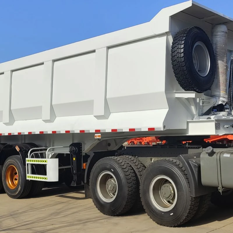 3 - Axis Red Semi-Trailer 50 tonn lastetransport